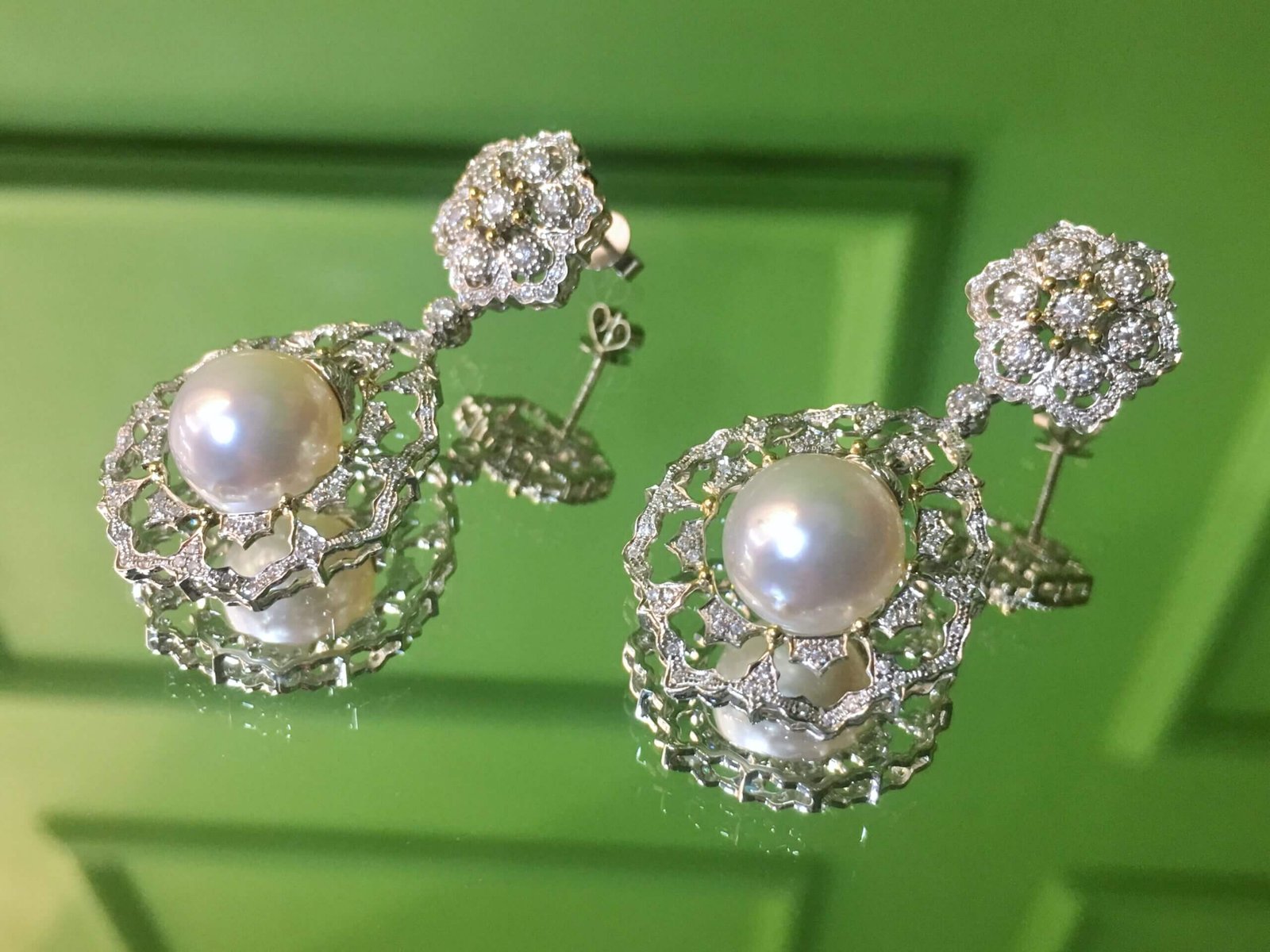 Buccellati Style Australian White Pearl Earrings 18k Gold