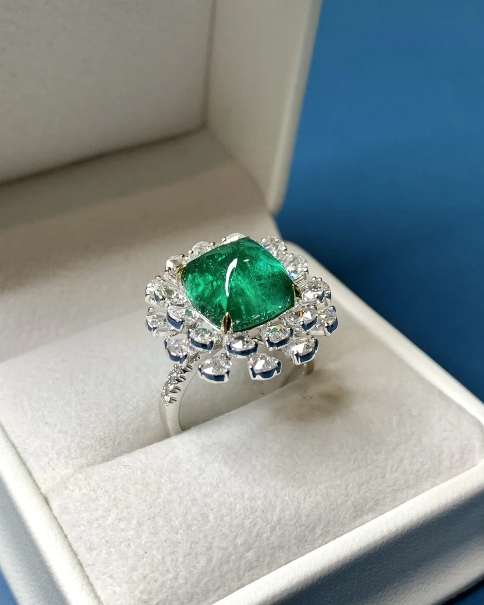 sugarloaf-cut-emerald-ring