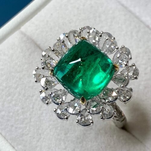 Sugarloaf Emerald Ring side view
