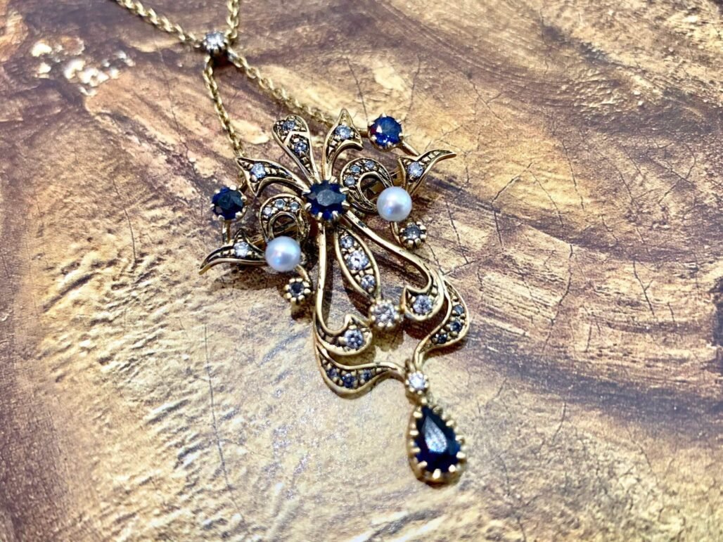 Antique necklace from the Edwardian period in England