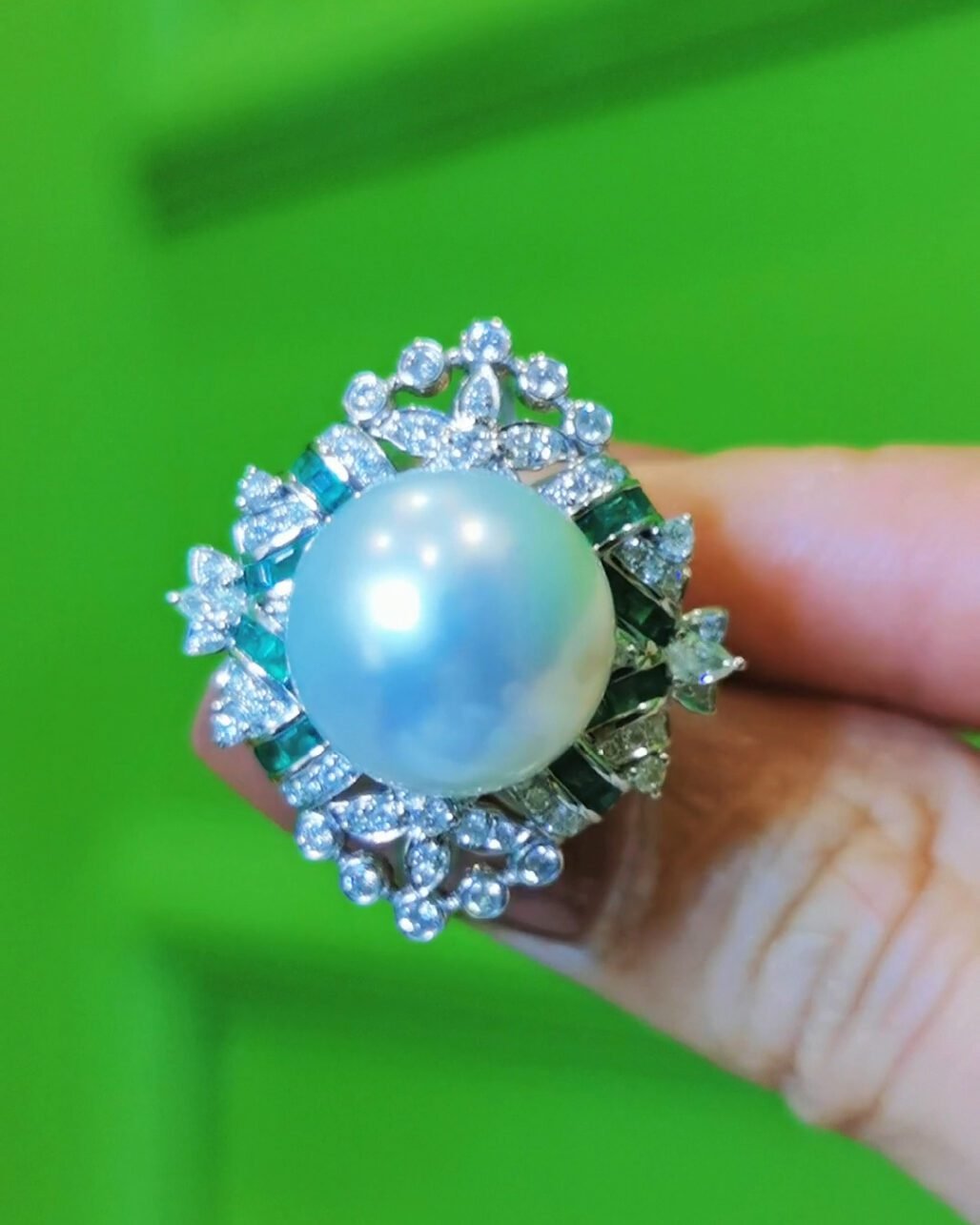 Invisible Set Emerald Pearl Ring 13-14mm South Sea