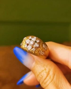 Florentine Finish Diamond Flower Ring 18k Gold Hand Engraved