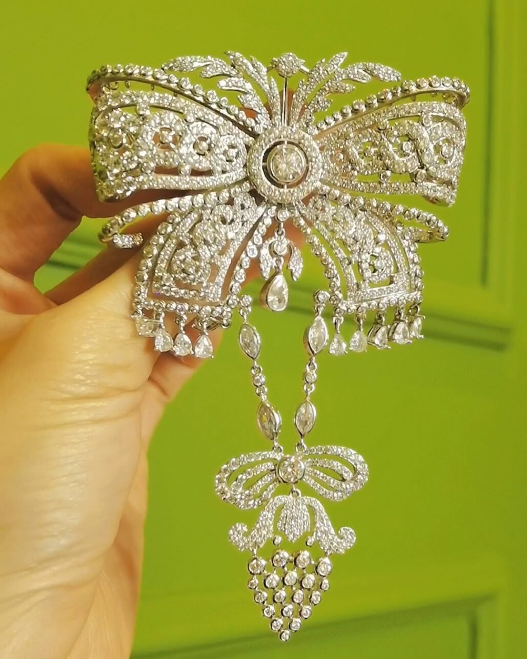 Edwardian Diamond Bow Brooch 890 Stones Grape Vine