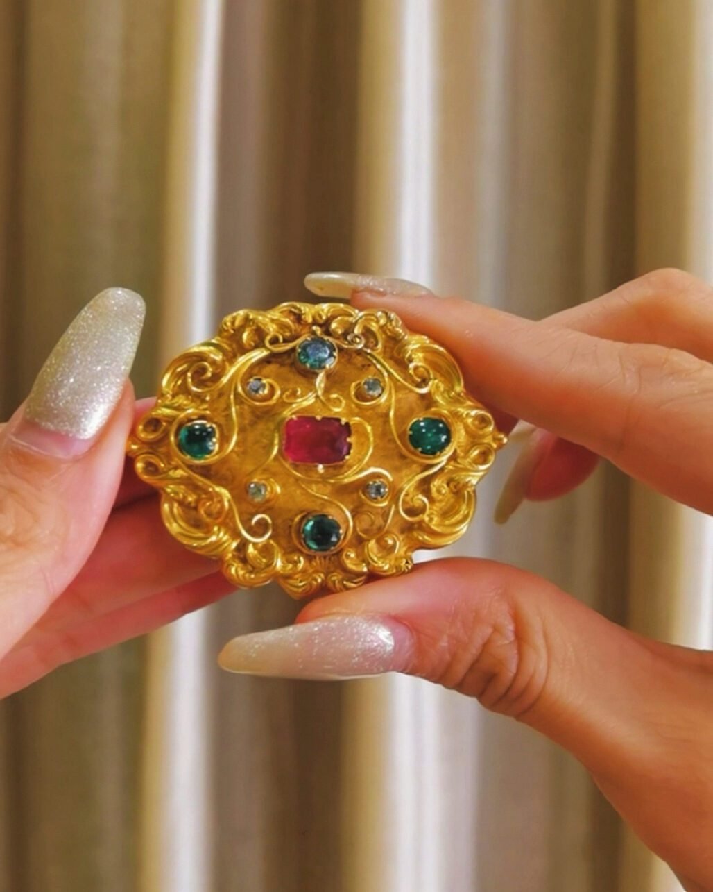 Victorian Keepsake Brooch Ruby Emerald Hairwork Locket