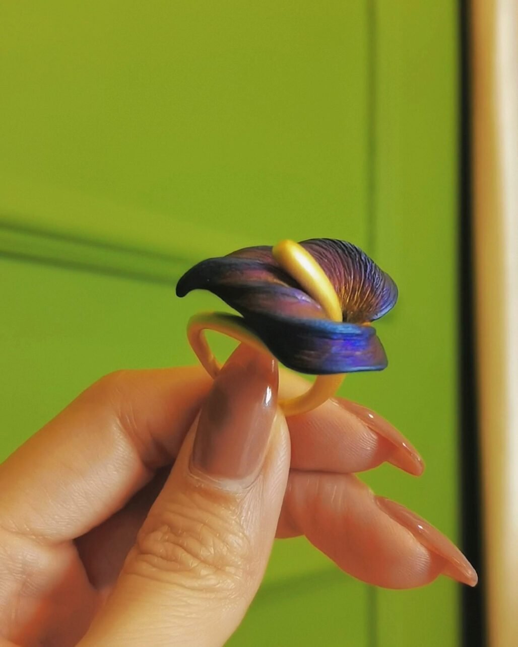 Indigo Gold Phoenix Feather Ring - Color Changing German Craft (Blue to Purple)