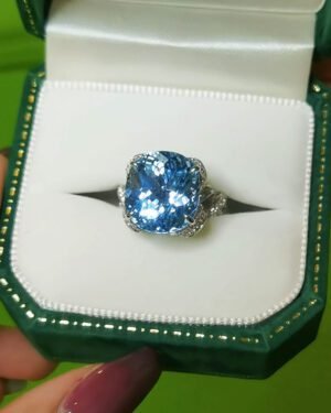 Santa Maria Aquamarine Ring 9.55ct Vivid Blue Ribbon Design