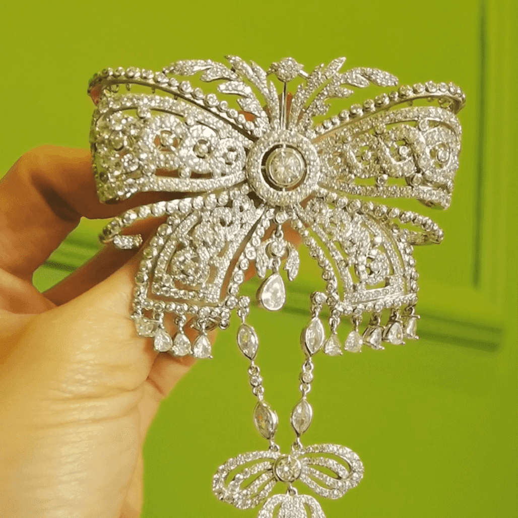 Edwardian-Inspired Diamond Bow Brooch – 18K White Gold with 890 Diamonds