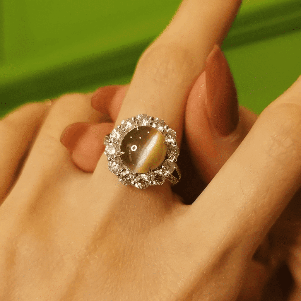 Honey Gold Chrysoberyl Cat’s Eye Ring – Rare Gem of Light and Spirit