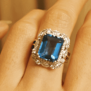 PERLA ART Blue Topaz Cocktail Ring – Redefining Affordable Luxury with Exquisite Craftsmanship