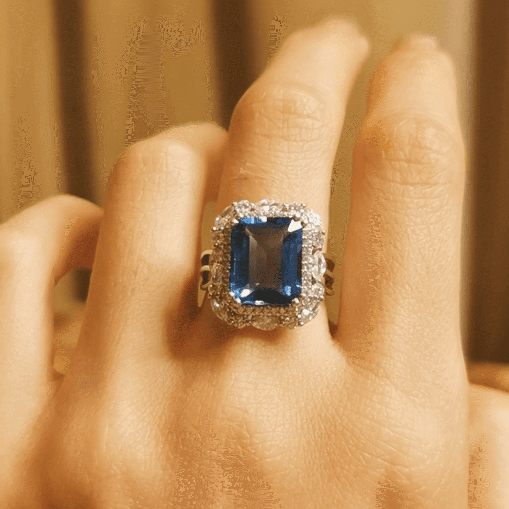 PERLA ART Blue Topaz Cocktail Ring – Redefining Affordable Luxury with Exquisite Craftsmanship