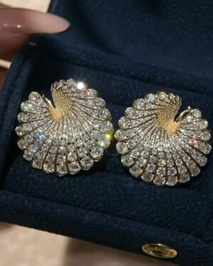 diamond-spiral-stud-earrings-18k-gold-perla-art Diamond Spiral Stud Earrings - 18K Yellow Gold Ribbed Wave Design