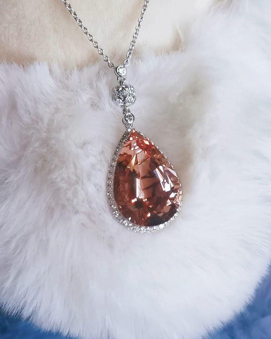 Pink Morganite Pendant Necklace - 22.57ct German Cut Pear Shape (18k Gold)