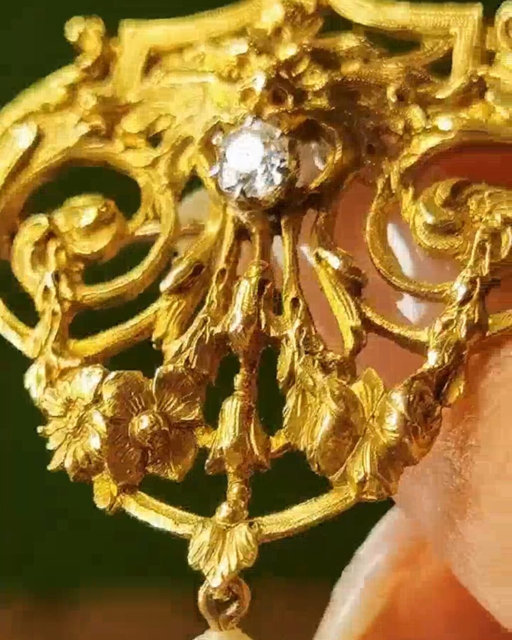 新艺术风格狮头胸针 - 1880 年代法国古董（18k 金镶钻）