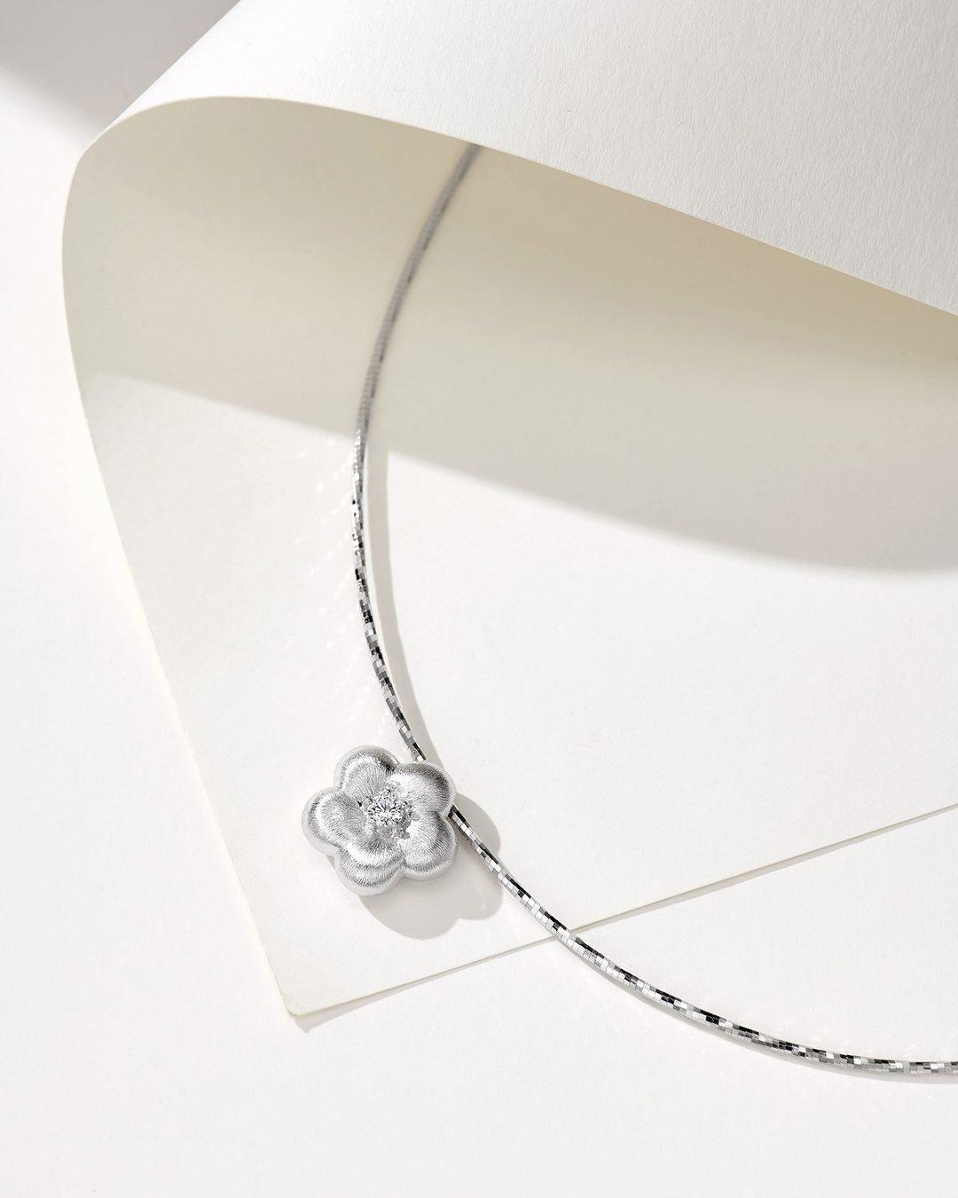 Brushed Gold Flower Necklace - Detachable Ag925 Petal Collar