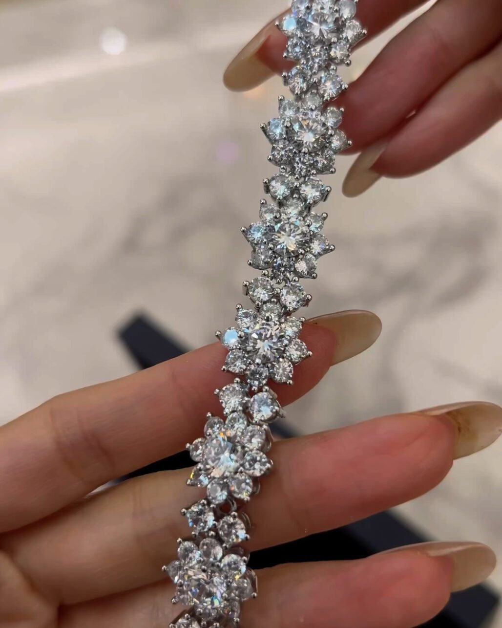 Flower Star Burst Tennis Bracelet - 80pt High Carbon Flower Design